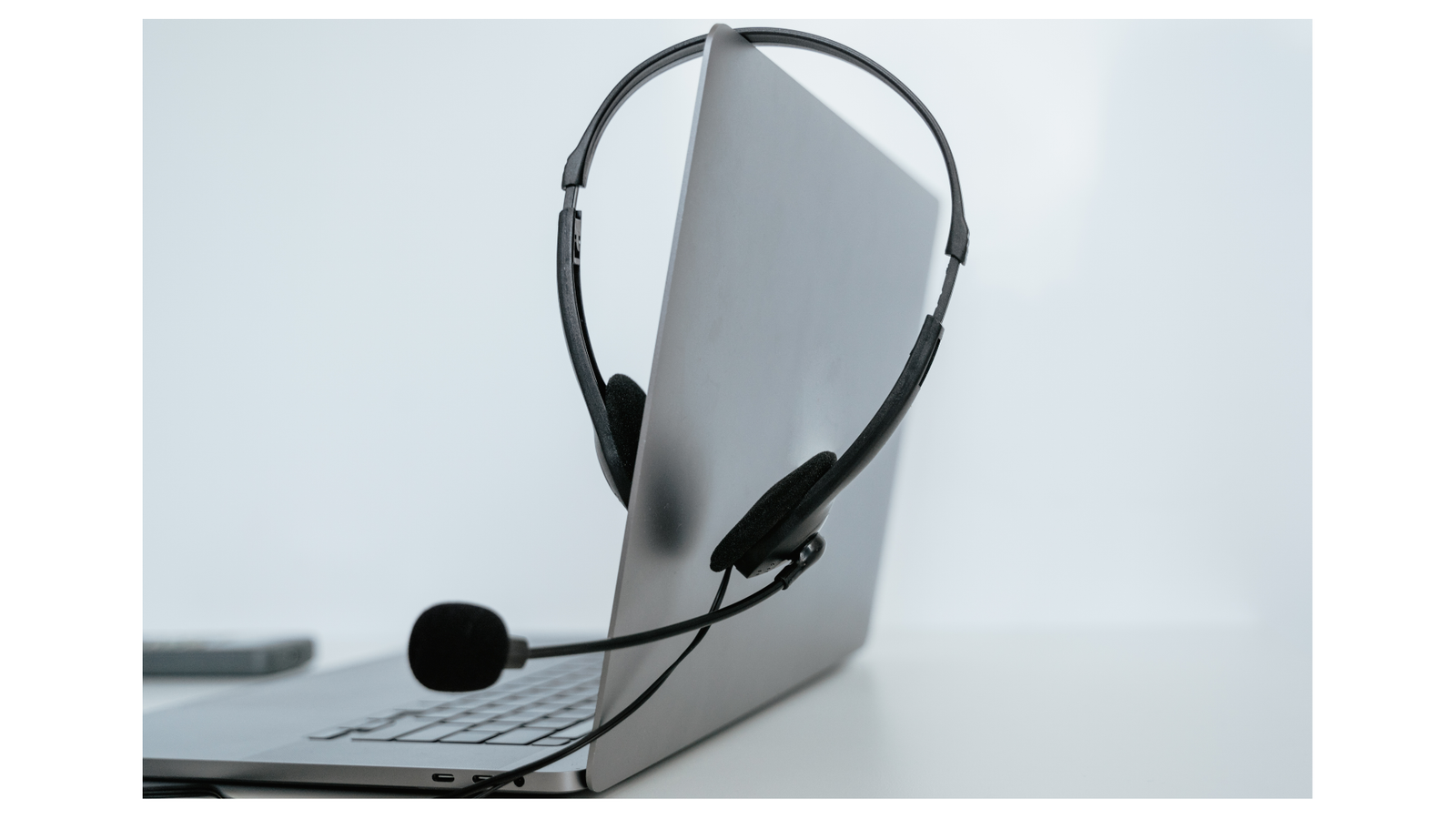 How Virtual Assistants Improve Business Efficiency